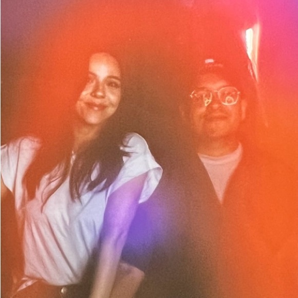 Meet your Posher, Vivian - Picture 2 of 3